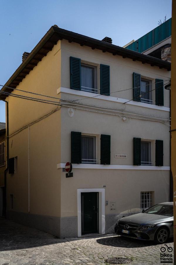 Bilocale Le Rondini Centralissimo Pesaro Exterior photo